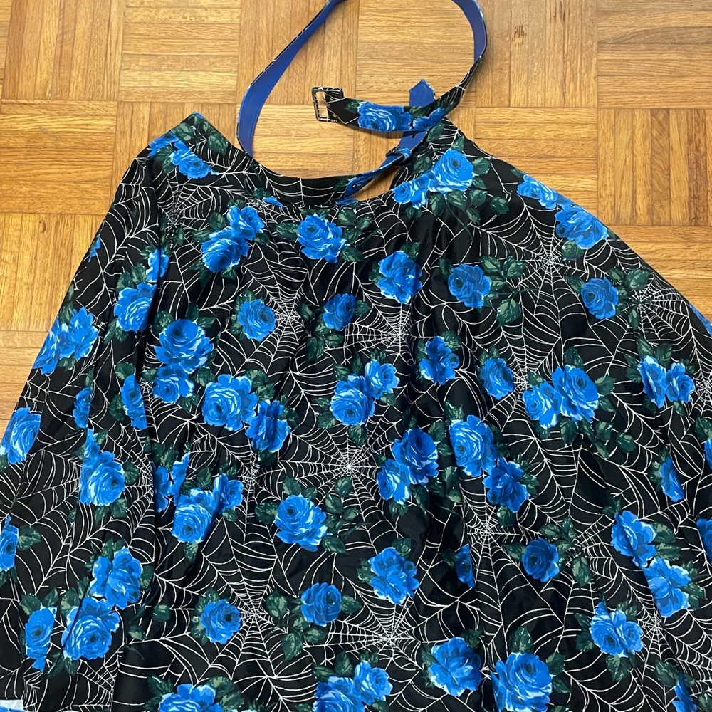 VIXEN Blue Rose Web Swing Skirt - 2X with belt.